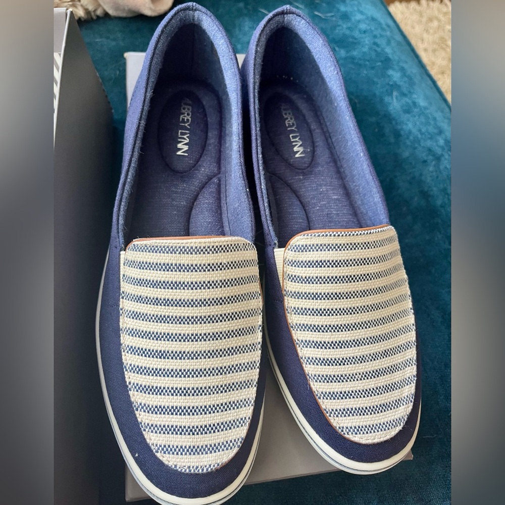AUBREY LYNN ACANTHA BOAT SHOES ( 8 1/2) Womens Comfort Loafers